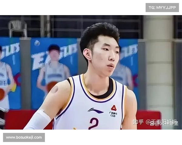 廖三宁深夜加练左手运球赴美特训成果期待亮相